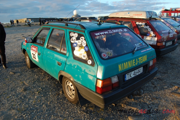 Skoda Favorit 1987-1995 (1990-1994 Forman 135 L kombi 5d),  left rear view