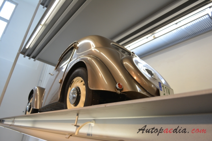 Skoda Sagitta 1936-1938 (1936 type 911 saloon 2d),  left rear view