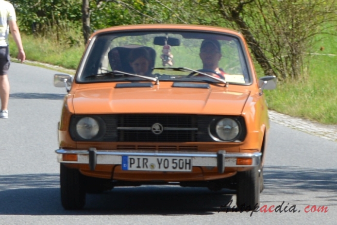 Skoda 105 1976-1989 (1976-1983 105 S sedan 4d), front view