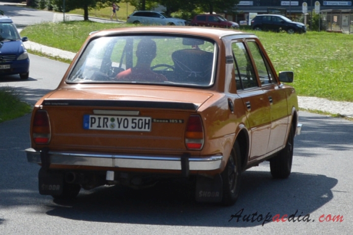 Skoda 105 1976-1989 (1976-1983 105 S sedan 4d), right rear view