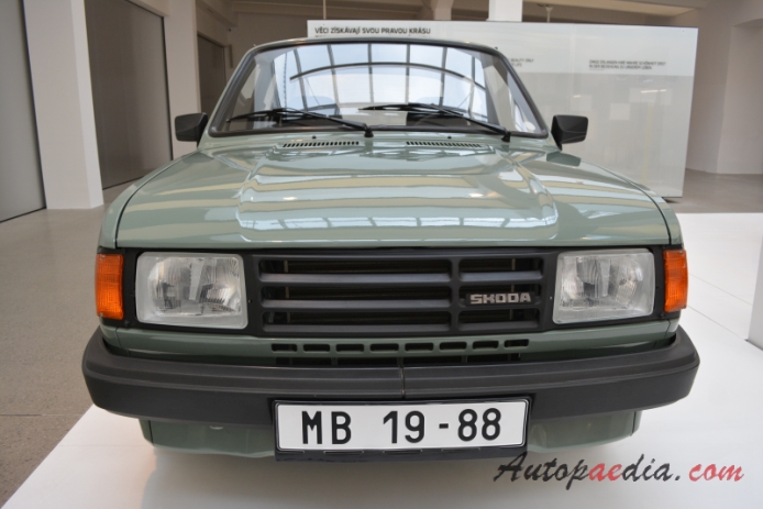 Skoda 125 1988-1990 (1989 125 L sedan 4d), front view
