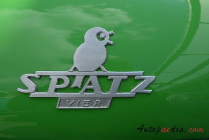 Spatz 200 1956-1957 (1956 roadster), front emblem  