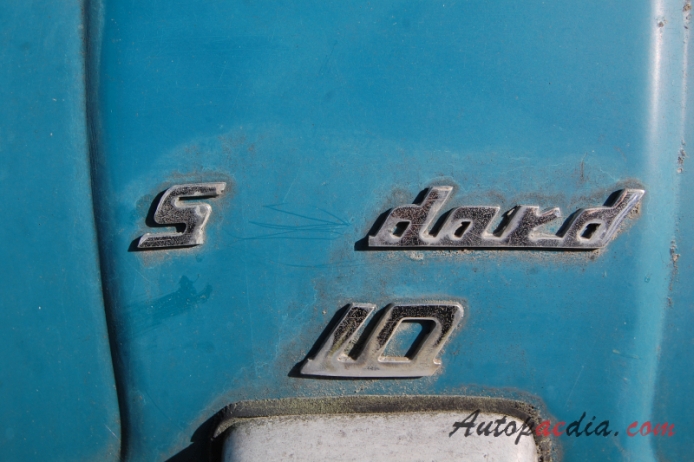 Standard Ten (10) 1954-1960 (1954 sedan 2d), rear emblem  