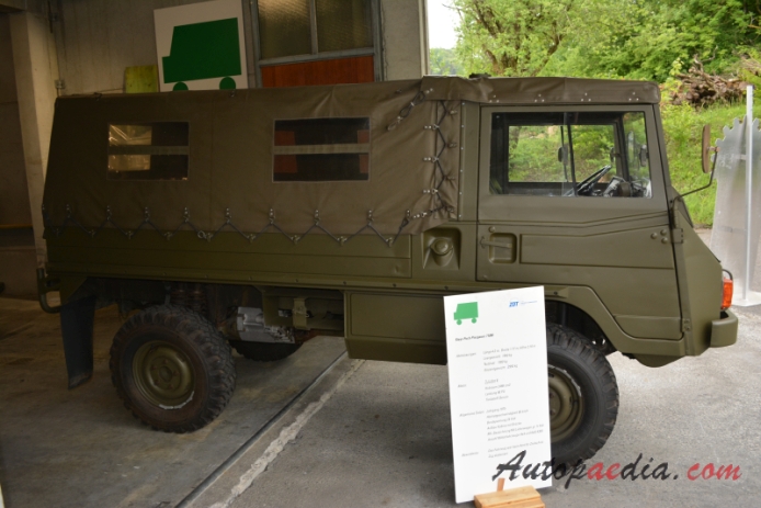 Steyr Puch Pinzgaür 1st generation 1971-1985 (1975 710M military truck), right side view