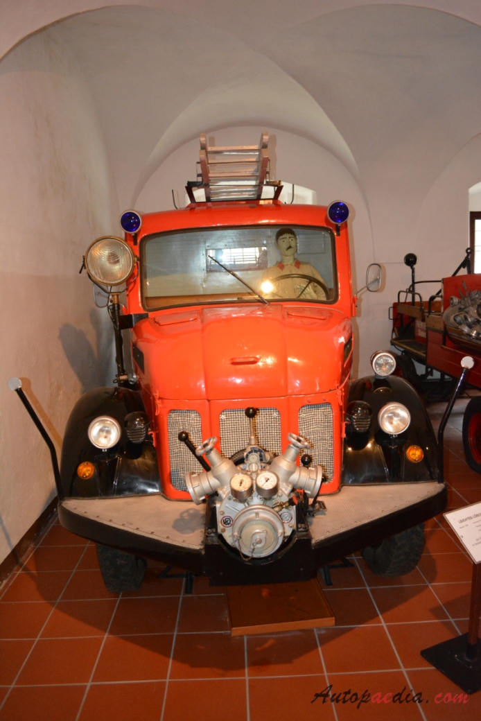 Steyr-Daimler-Puch A 2000 (1948 RV 125 Konrad Rosenbaür wóz strażacki), przód