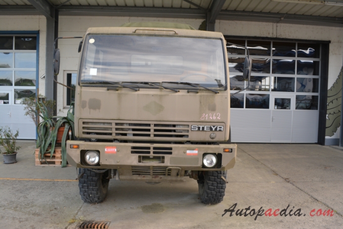 Steyr 12M18 198x-xxxx (pojazd wojskowy), przód