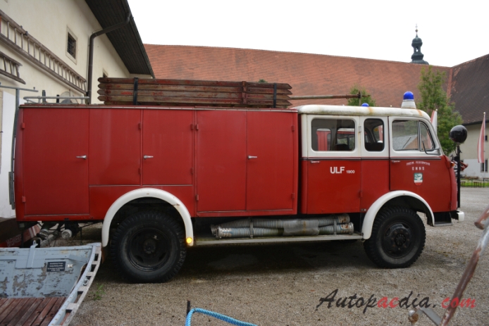 Steyr 680M 1960-1984 (ULF 1800 Konrad Rosenbaür wóz strażacki), prawy bok