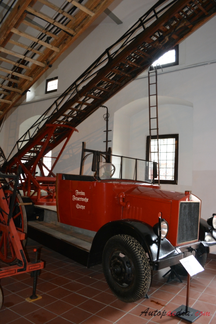 Steyr Typ III 1920-192x (1921 fire engine), right front view