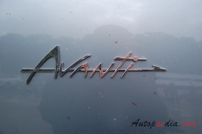 Studebaker Avanti 1962-1963, emblemat przód 