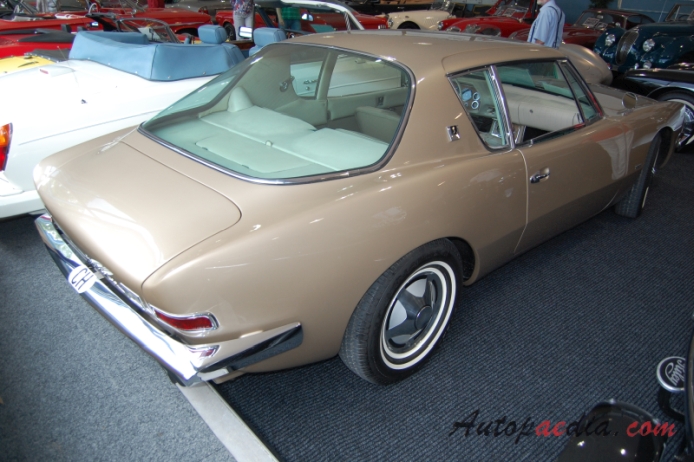 Studebaker Avanti 1962-1963 (1963 supercharger), prawy tył