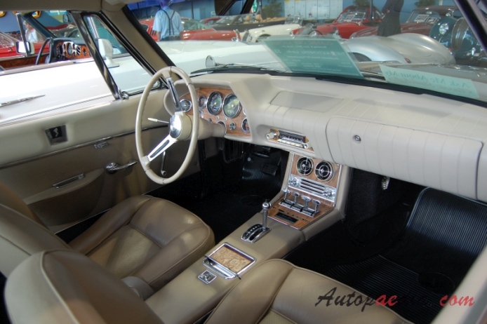 Studebaker Avanti 1962-1963 (1963 supercharger), wnętrze