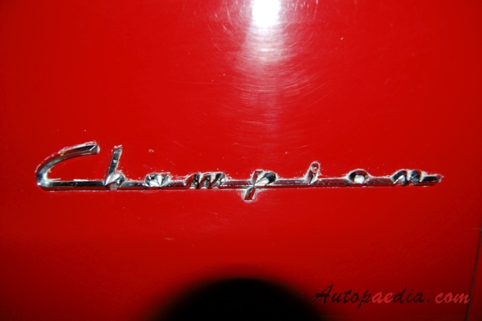 Studebaker Champion 3. generacja 1947-1952 (1950 sedan 4d), emblemat bok 