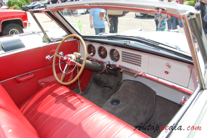 Studebaker Commander 1937-1958 (1951 V8 cabriolet 2d), wnętrze