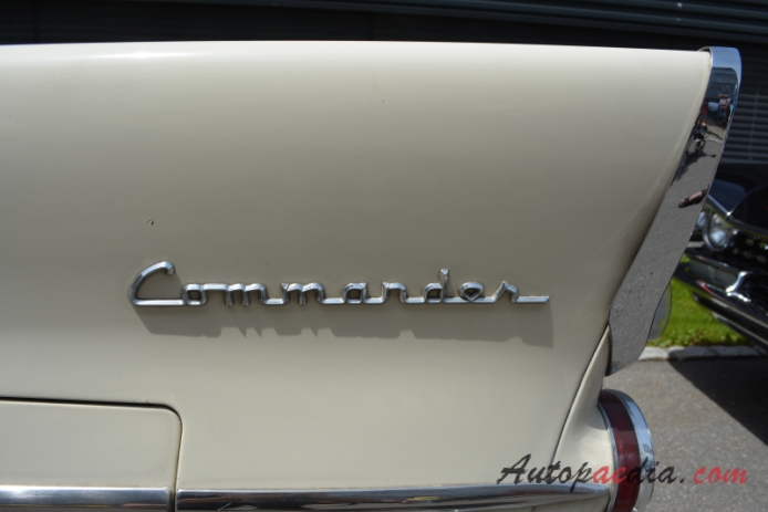 Studebaker Commander 1937-1958 (1958 V8 Coupé 2d), side emblem 