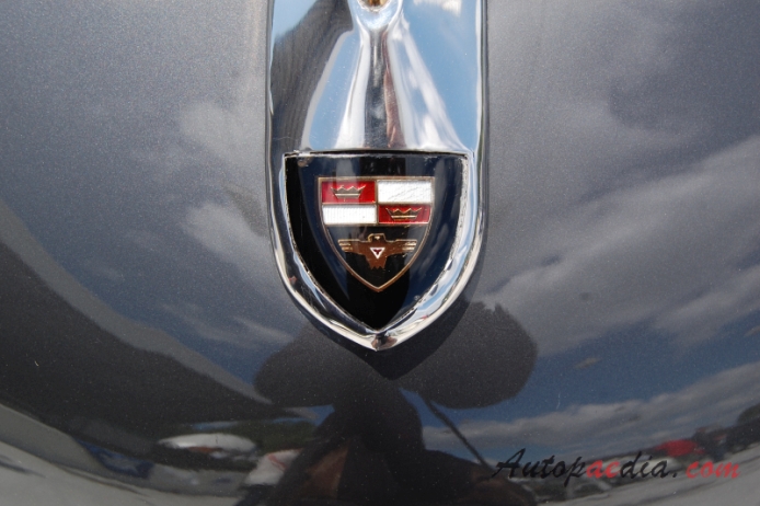 Studebaker President 1955-1958 (1955 Speedster), emblemat przód 