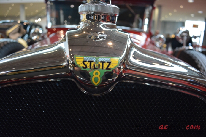Stutz 8-Cylinder 1926-1935 (1927 Vertical Eight Brougham Saloon 4d), emblemat przód 