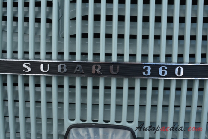 Subaru 360 1958-1971 (1968 Sedan), emblemat tył 