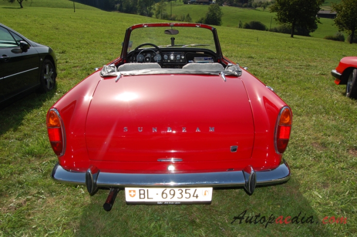 Sunbeam Alpine 2. generacja 1959-1968 (1965-1968 Series V 1725ccm), tył