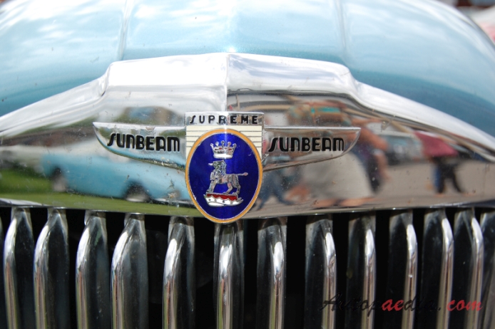 Sunbeam Mark III 1954-1957 (1954-1955 convertible 2d), front emblem  