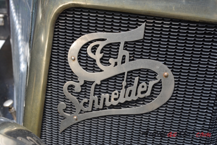 TH Schneider nieznany model (ciężarówka 2d), emblemat przód 