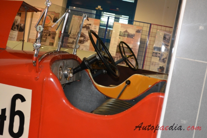 Tatra 10 (Type U) 1919-1927 (1921 auto wyścigowe), wnętrze