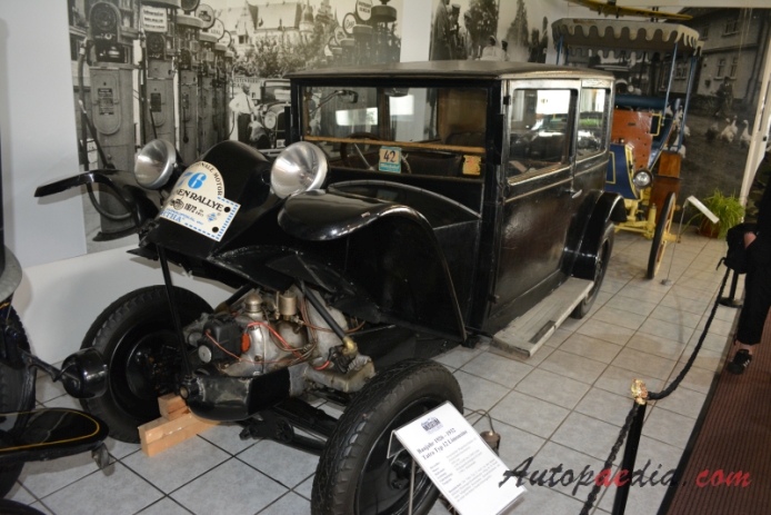 Tatra 12 1926-1936 (limuzyna 2d), lewy przód
