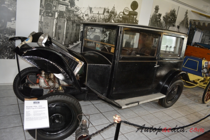 Tatra 12 1926-1936 (limuzyna 2d), lewy bok