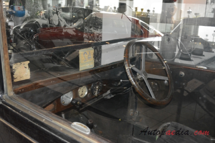 Tatra 12 1926-1936 (limuzyna 2d), wnętrze