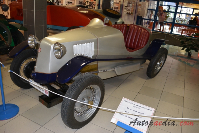 Tatra 12 1926-1936 (auto wyścigowe replika), lewy przód