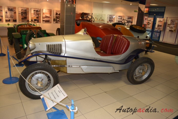Tatra 12 1926-1936 (auto wyścigowe replika), lewy bok