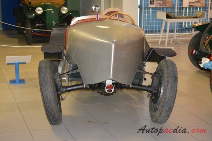 Tatra 12 1926-1936 (auto wyścigowe replika), tył