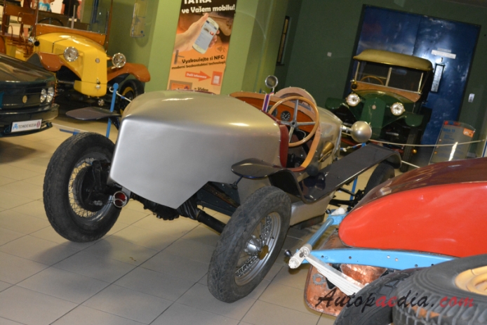 Tatra 12 1926-1936 (auto wyścigowe replika), prawy tył