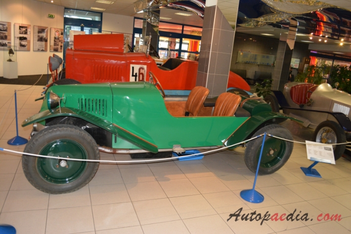 Tatra 12 1926-1936 (roadster), lewy bok