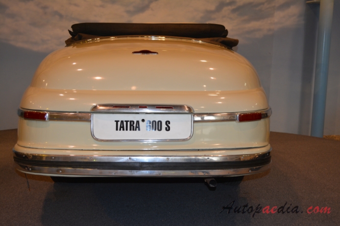Tatra T600 Tatraplan 1948-1952 (1949 cabriolet 2d), tył