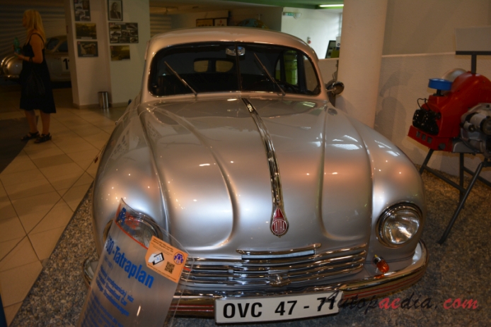 Tatra T600 Tatraplan 1948-1952 (1949 saloon 4d), przód