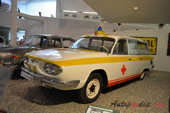 Tatra T603 1956-1975 (1964 603 A prototyp ambulans 5d), lewy przód