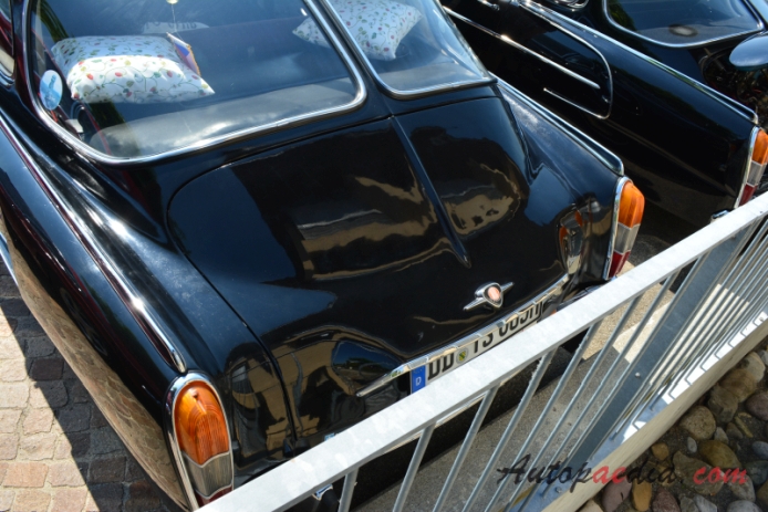 Tatra T603 1956-1975 (1964 saloon 4d), rear view
