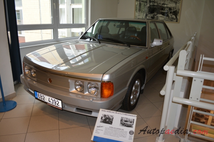 Tatra T613 1974-1996 (1993 613-4 Mobicom prototyp saloon 4d), lewy przód