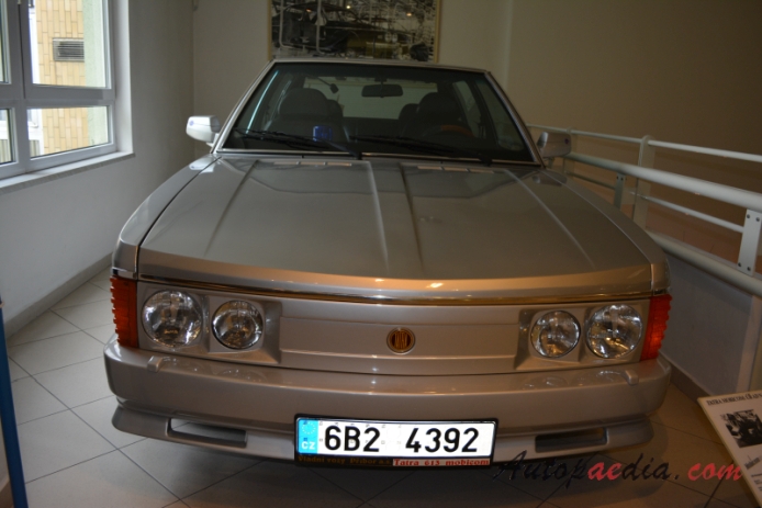 Tatra T613 1974-1996 (1993 613-4 Mobicom prototype saloon 4d), front view