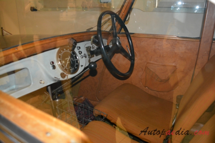 Tatra 75 1934-1939 (limuzyna 4d), wnętrze