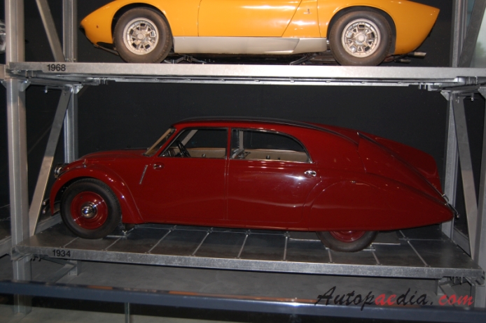 Tatra T77 1934-1938 (1935-1938 T77A), lewy bok