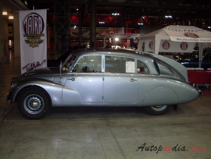 Tatra T87 1937-1950, lewy bok