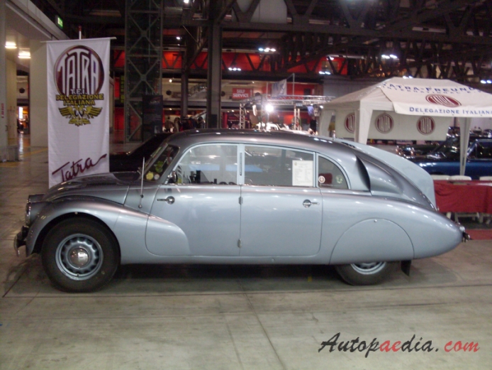 Tatra T87 1937-1950, lewy bok