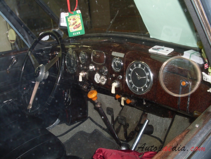 Tatra T87 1937-1950, wnętrze