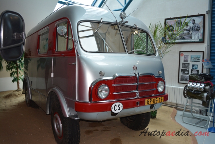 Tatra 805 1953-1960 (pojazd wyprawowy), prawy przód