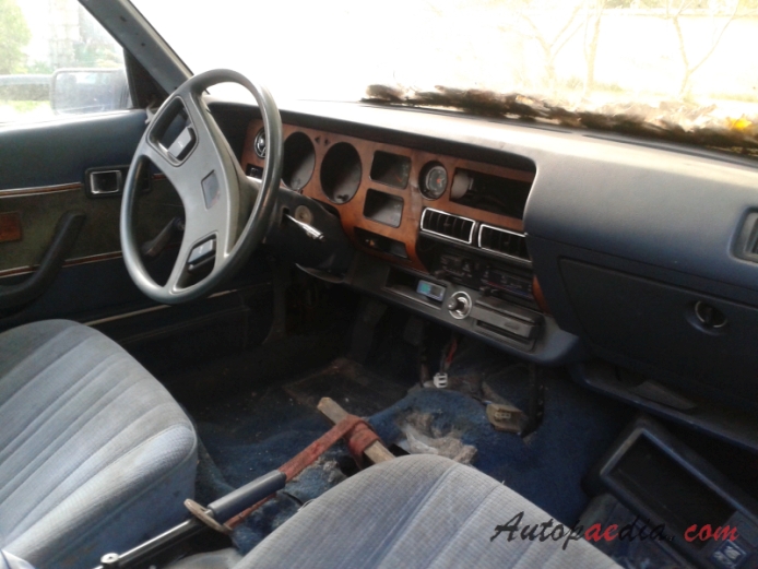 Toyota Celica 2. generacja (A40) 1977-1981 (1979-1981 Series B XT 2000 liftback 3d), wnętrze