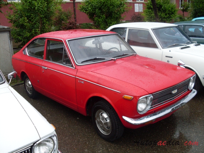Toyota Corolla 1st generation 1966-1970 (1969 KE15 Sprinter Coupé), right front view