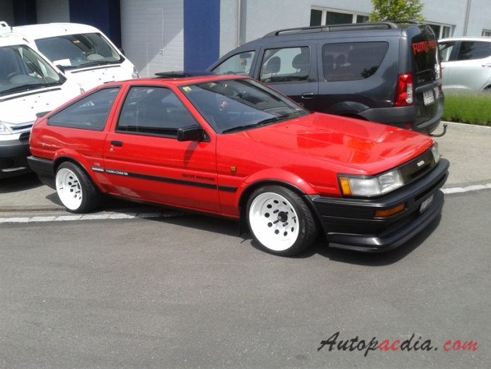 Toyota Corolla 5th generation E80 1983-1987 (ä86 GTI Twin Cam 16 hatchback 3d), right front view