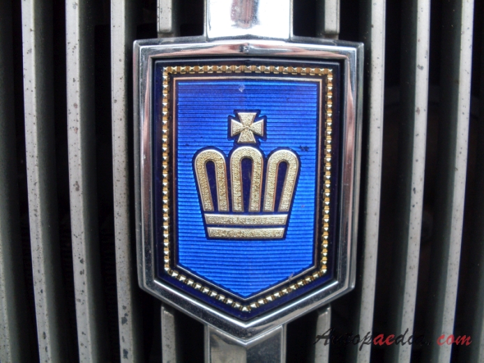 Toyota Crown 6th generation (S110) 1979-1983 (1981 MS112 2.8L station wagon), front emblem  