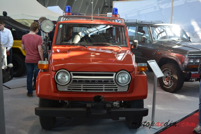 Toyota Land Cruiser 50 series 1967-1980 (1978 FJ55 fire engine), front view